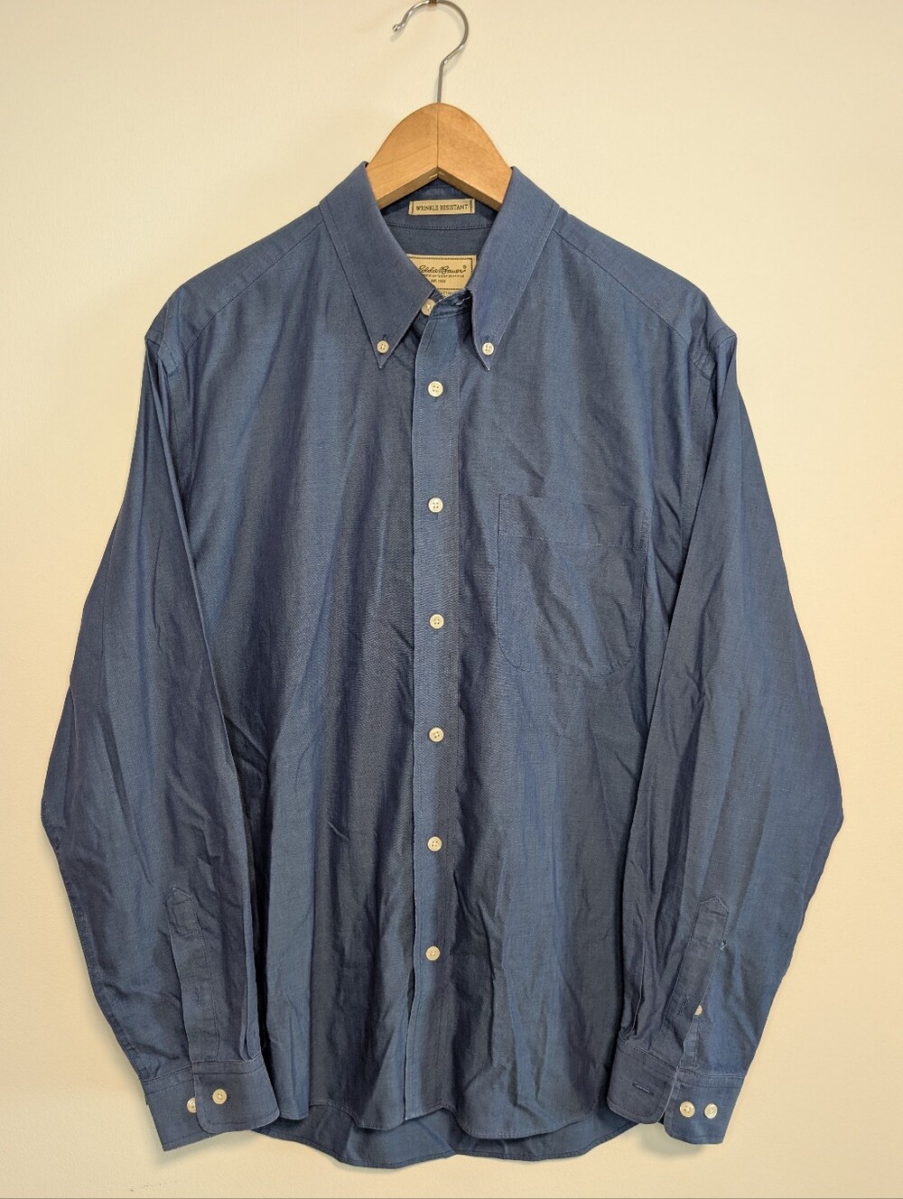 Men's Medium Eddie Bauer Blue Button-Down Wrinkle Resistant Cotton Shirt